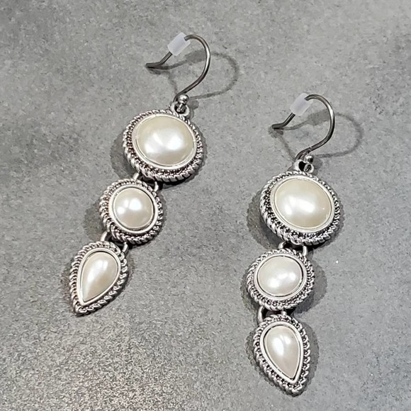 LUCKY brand silver and pearl drop earrings NEW!!!! - Picture 1 of 4